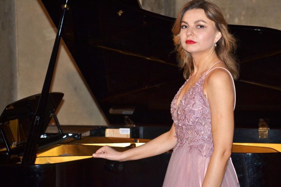 Florence: Opera Concert Entrance Ticket - Price and value: $32 for pros in an intimate church