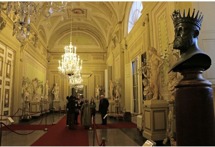 Florence: Palatina Gallery and Pitti Palace Guided Tour - The Audio Question: When Hearing the Guide Matters