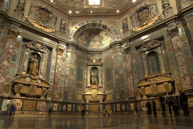 Florence Palazzo Vecchio: Exclusive Private Tour - Photo-friendly moments: what to aim your camera at