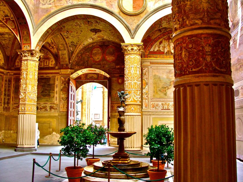 Florence: Palazzo Vecchio Guided Tour - Entering Palazzo Vecchio: the palace as “civic theater”