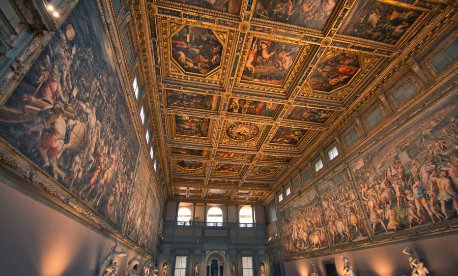 Florence: Palazzo Vecchio Guided Tour - Stairs, bags, and comfort: how to make your tour smoother