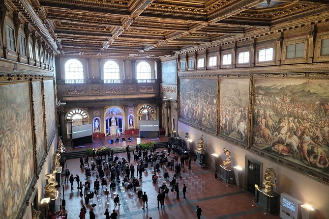 Florence Palazzo Vecchio Skip-the-Line Ticket with Host - The host meet-up at Piazza della Signoria (and how to avoid the stress)