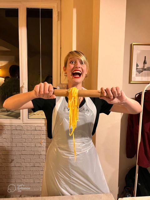 Florence: Pasta Class with Wine, Limoncello and Dessert - Where the class happens: Lungarno views and a palace-kitchen vibe