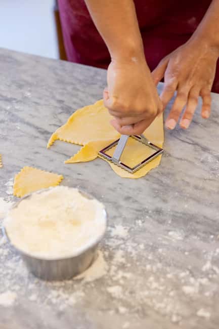 Florence: Pasta Class with Wine, Limoncello and Dessert - Your instructor: the people factor makes the difference