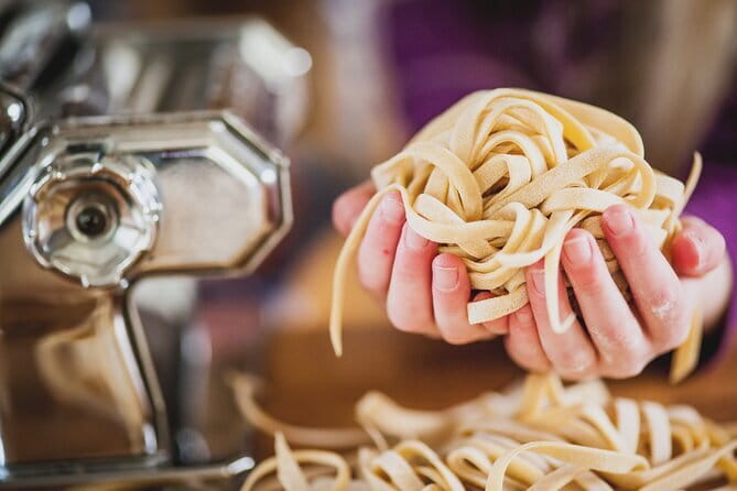 Florence: Pasta Cooking Class with Unlimited Wine - Key things that make this pasta class worth your time