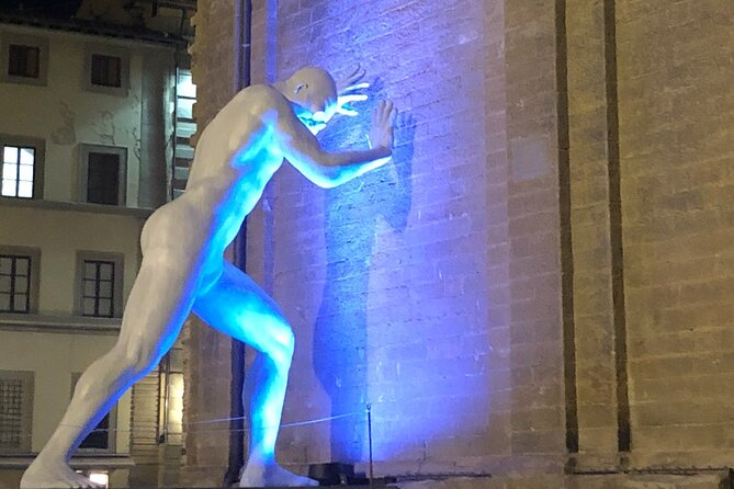 Florence Photo Safari Walking Tours - Where the tour starts: Tomb of Leonardo Bruni and a quick warm-up