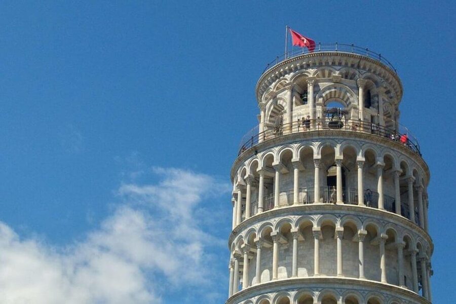 Florence: Pisa and Lucca Private Day Trip - Pisa in 2 hours: Piazza dei Miracoli and Leaning Tower views