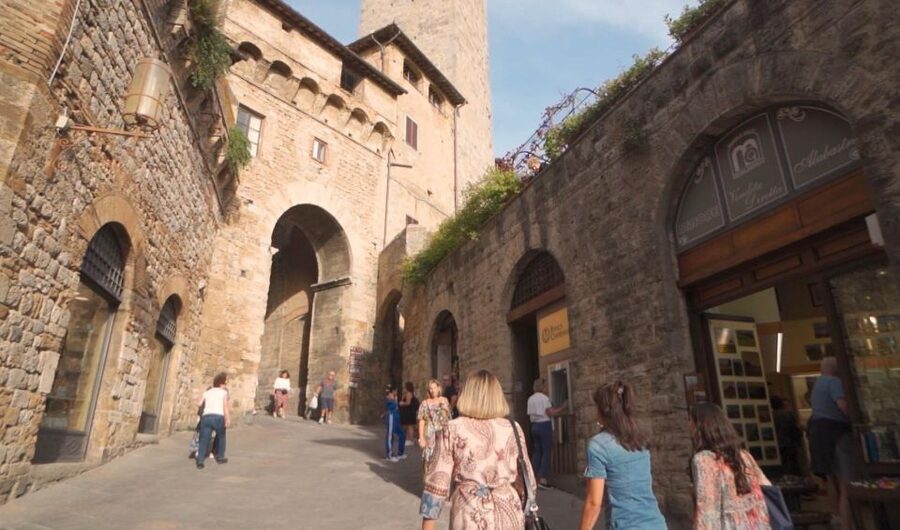 Florence: Pisa, Siena, S. Gimignano, Chianti Wine & Lunch - Siena on foot: medieval streets, Piazza del Campo, and cathedral time