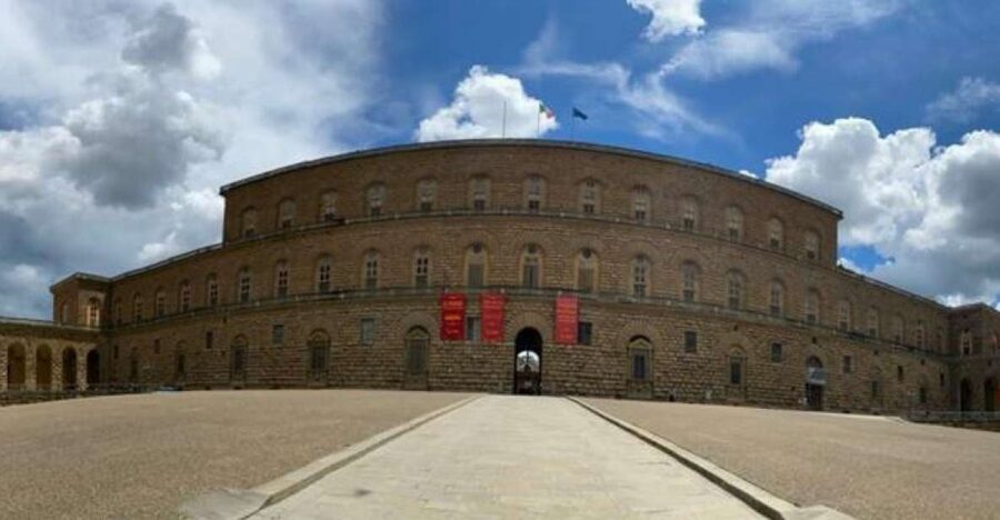 Florence: Pitti Palace and Boboli Gardens Private Tour - Royal Apartments and Palatine Gallery: the rooms that do the talking