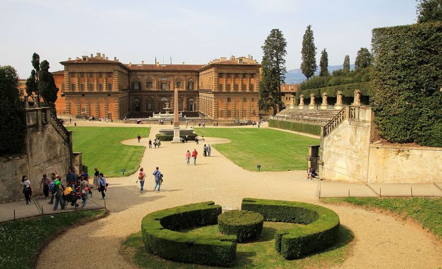 Florence: Pitti Palace and Boboli Gardens Walking Tour - Palazzo Pitti: The Medici Palace You’ll Want to Revisit