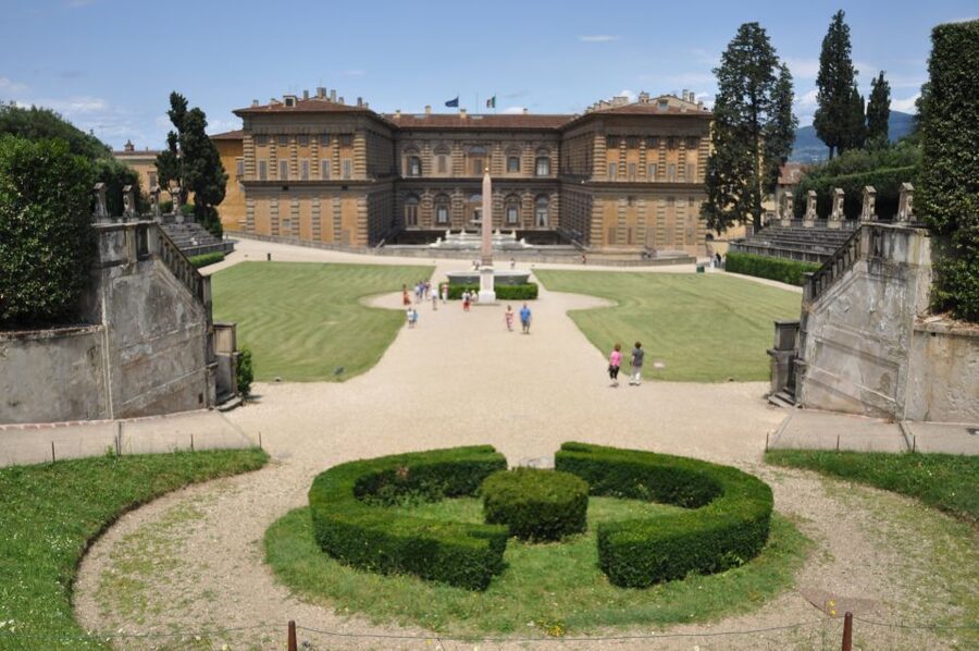 Florence: Pitti Palace, Boboli Garden, Palatine Gallery Tour - How your guide turns huge spaces into clear moments