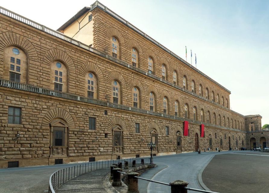 Florence: Pitti Palace Small Group Tour - Meeting point near the Uffizi exit: get your bearings fast