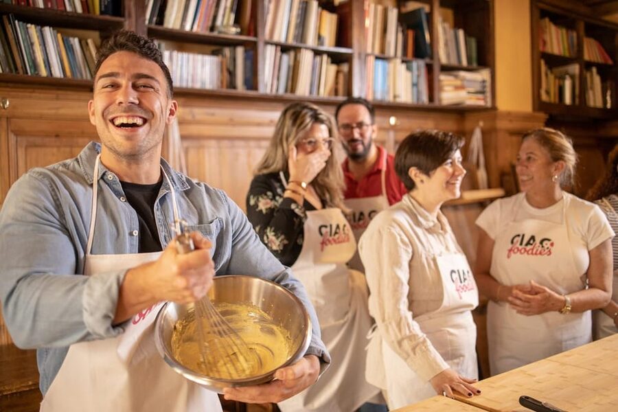 Florence: Pizza and Gelato Experience with Unlimited Wine - Key Details You’ll Care About