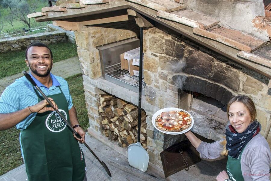Florence: Pizza or Pasta Class with Gelato at a Tuscan Farm - Gelato Workshop: Flavor Choices and the Liquid-Nitrogen Finale