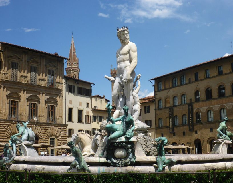 Florence: Private City Walking Tour with Accademia & Uffizi - Mercato della Paglia’s piglet sculpture and the jump to Piazza della Signoria