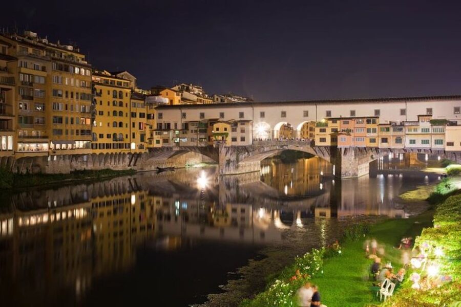 Florence: Private E-Bike Night Tour & Piazzale Michelangelo - Rolling into the historic center: narrow streets, careful control