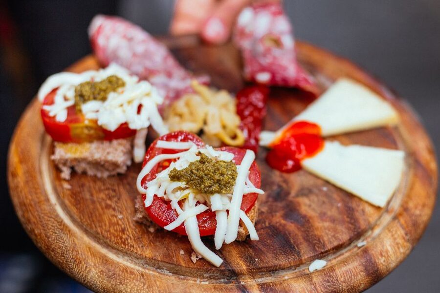 Florence: Private Food Tour – 10 Tastings with Locals - Starting at Sant Ambrogio: The Best Kind of Easy Meet-Up