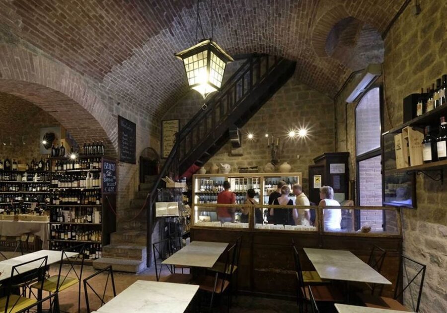 Florence: Private Full-Day Brunello Wine Tour to Montalcino - Lunch in Montalcino: village, restaurant, or an estate meal