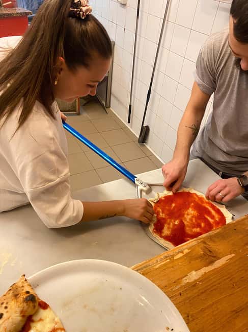 Florence: Private Pizza Making Class with Wine Tasting - Snacks and a Simple Meal Rhythm