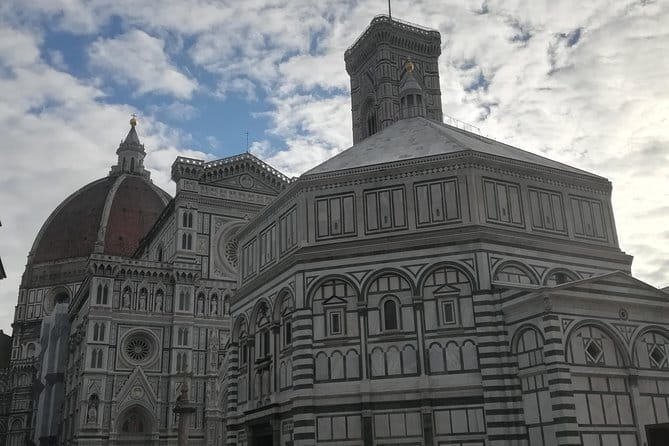 Florence: Private walking guided tour - Bargello area and Dante’s Florence: the stories behind the stones