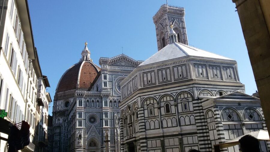 Florence: Renaissance City Walking Tour & wine windows - Palazzo Pitti and the Medici connection you can actually follow