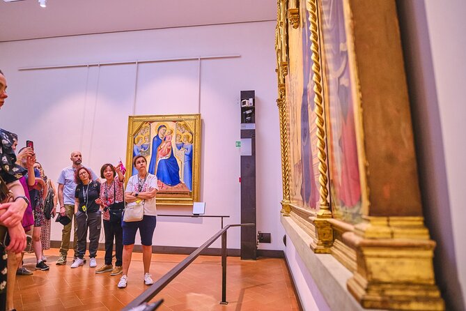 Florence's Uffizi Gallery Guided Tour with Reserved Entrance - Raphael, Titian, and Caravaggio halls: finishing with impact