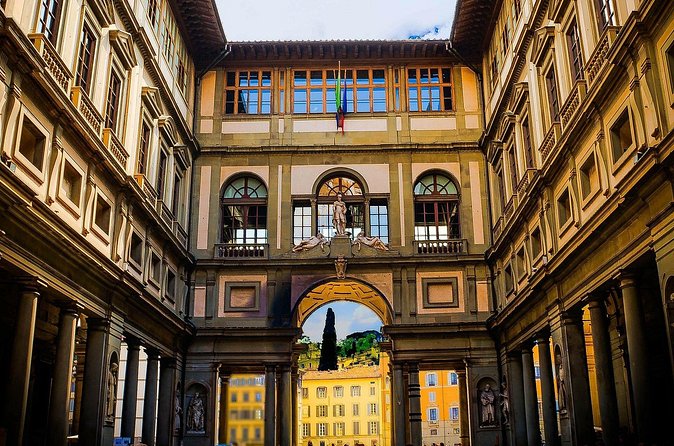 Florence’s Vasari Corridor & Uffizi Gallery Guided Tour - Group size, headsets, and pacing: what it feels like in real life