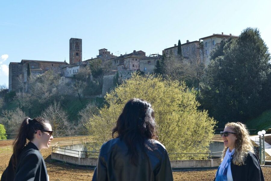 Florence: San Gimignano & Volterra Day Trip with Food & Wine - Wine Tastings: Vernaccia and Chianti Super Tuscan Explained Simply