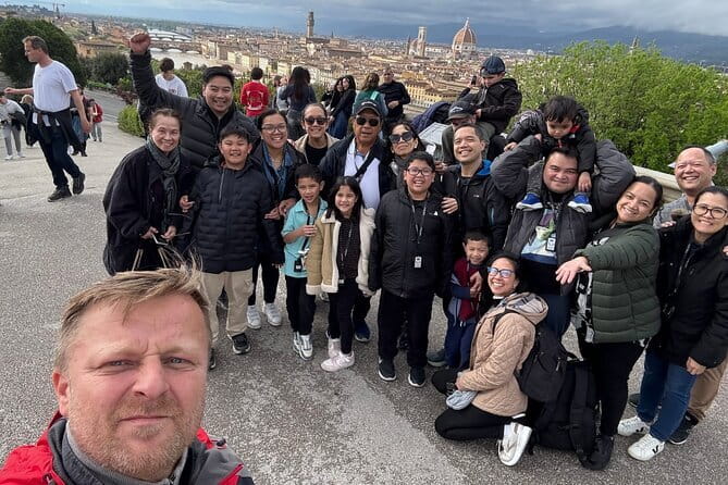 Florence : Scenic tour of Piazzale Michelangelo with tasting - Villa Pian dei Giullari: the Quiet Hillside Break and Tasting Time