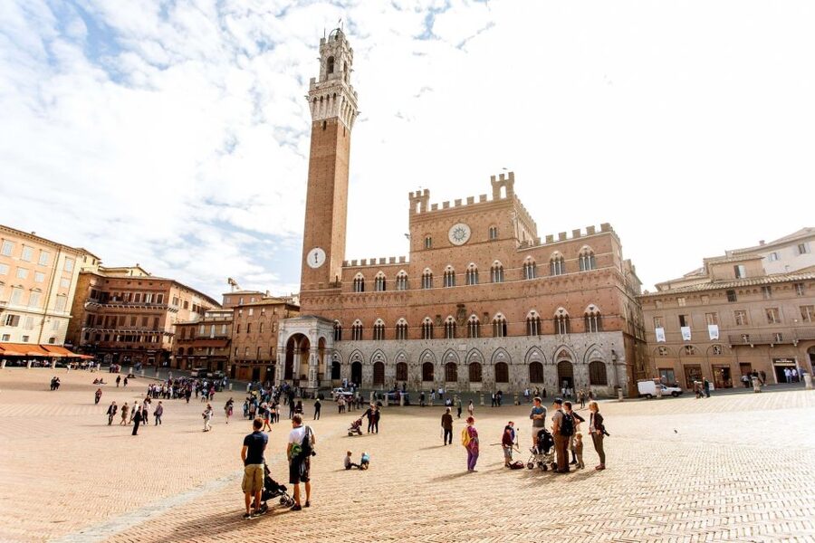 Florence: Siena, San Gimignano & Monteriggioni with Tasting - Siena’s Piazza del Campo and Palazzo Pubblico: Why This Square Matters