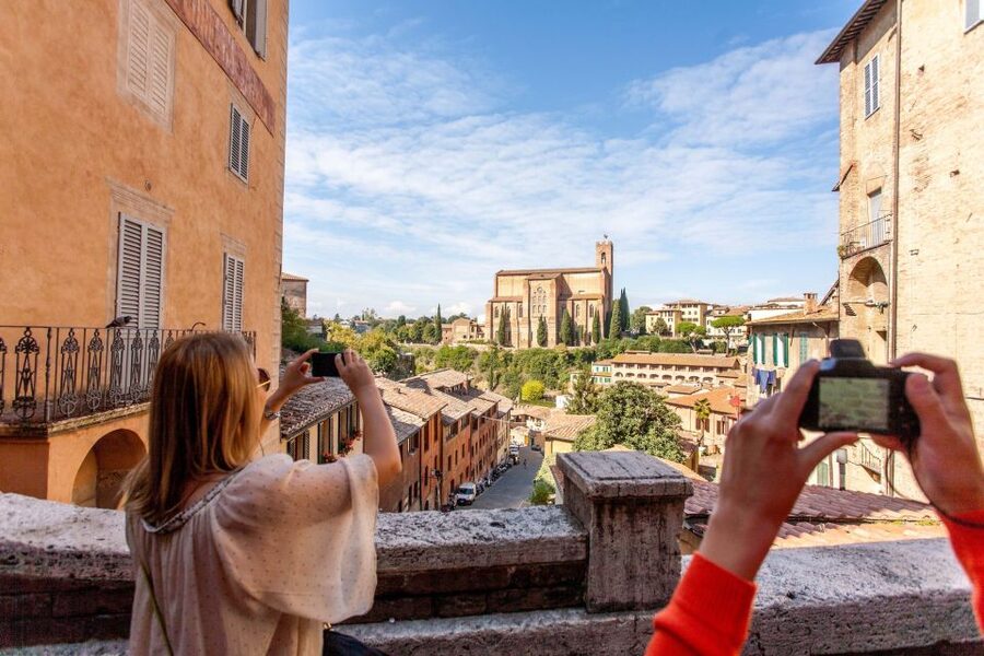 Florence: Siena, San Gimignano & Monteriggioni with Tasting - Chianti Wine Estate Tasting: 3 Wines, Regional Snacks, No Fuss
