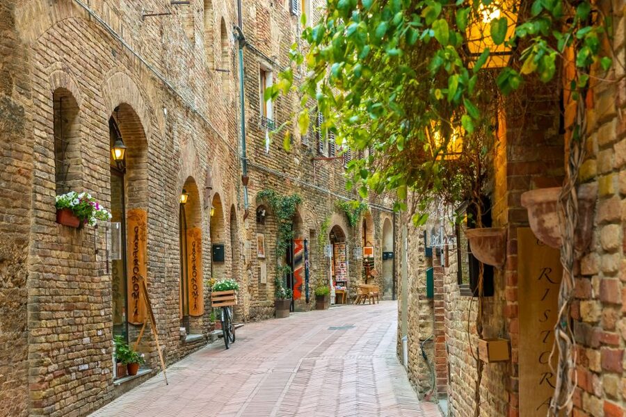 Florence: Siena San Gimignano Private Day Tour by Deluxe Car - Should you book this Florence to Siena and San Gimignano private day?