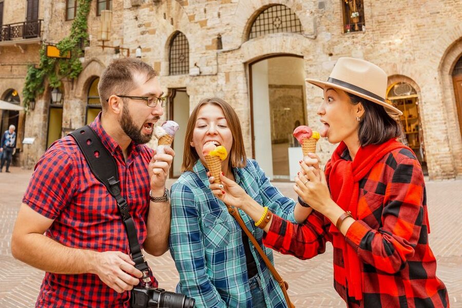 Florence: Siena San Gimignano Private Day Tour by Deluxe Car - San Gimignano: towers, UNESCO streets, and how to look like a local
