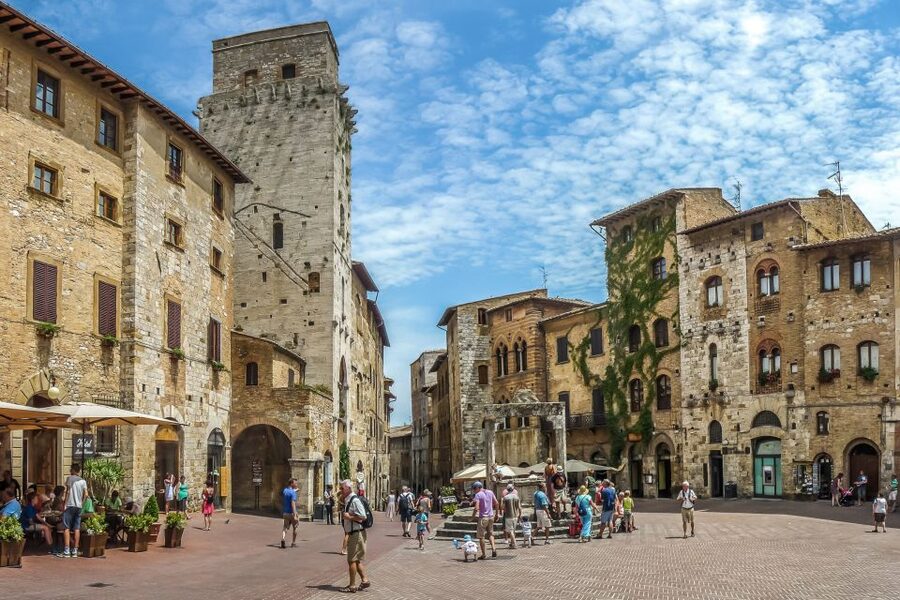 Florence: Siena San Gimignano Private Day Tour by Deluxe Car - Lunch planning: an option, not an included guarantee