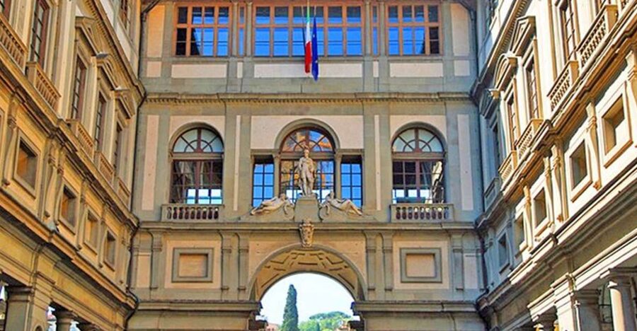 Florence: Skip-the-Line Uffizi Museum Tour Kids & Families - Meeting Behind the Fountain of Neptune in Piazza Signoria