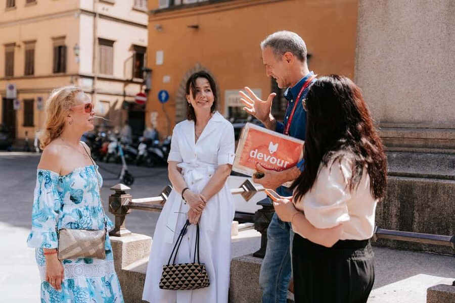 Florence: Small-Group Sunset Food & Wine Tour in Oltrarno - The walk timing and pace: 3.5 hours, moderate steps