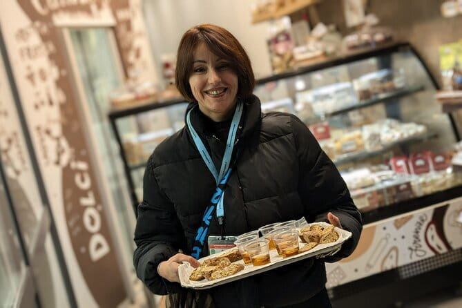 Florence Street Food Walking Tour with wine in Duomo Area - Piazza della Signoria: Art Views Plus Cured Meat, Cheese, and Wine
