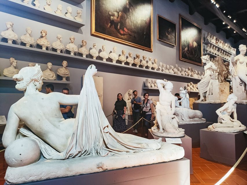 Florence: Timed Entry Ticket to Michelangelo's David & eBook - The main hall: Michelangelo’s David and unfinished masterpieces