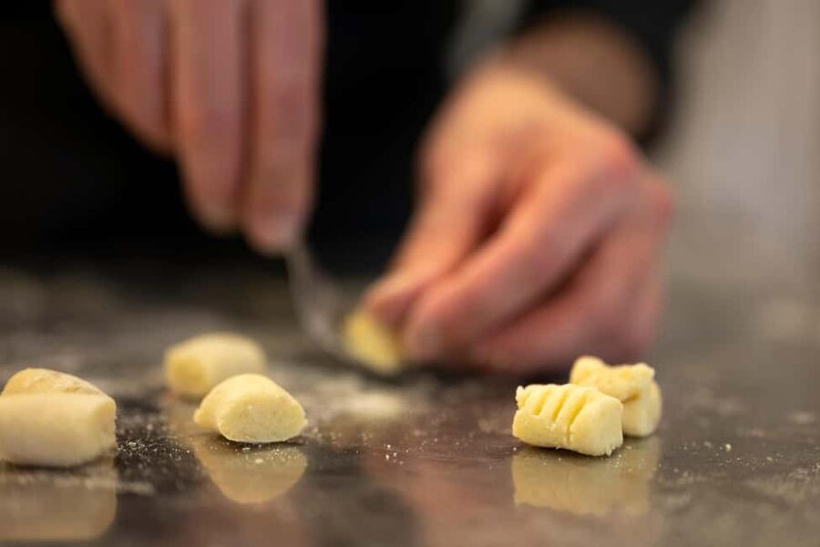 FLORENCE: TYPICAL DELUXE 4-COURSE DINNER MENU - The Menu You’ll Cook: Pasta, Sauces, Seasonal Veg, and Classic Dessert