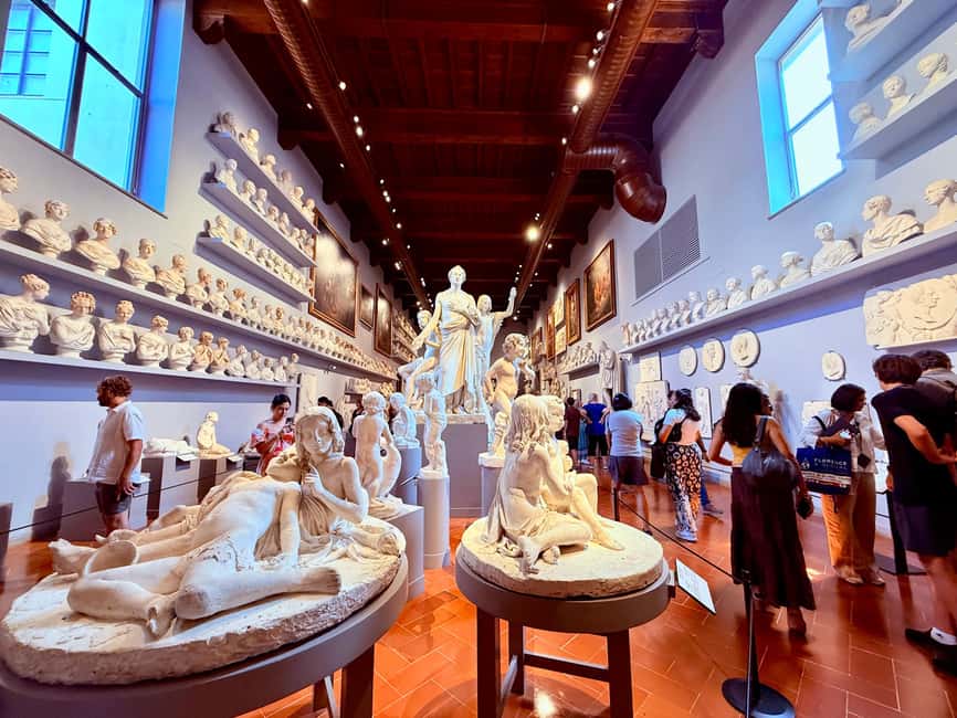 Florence: Uffizi & Accademia Small Group Walking Tour - Getting Into the Accademia to See Michelangelo’s David