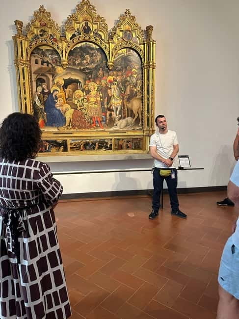 Florence: Uffizi Gallery Guided Tour, Skip-the-Line Tickets - The guides: hearing the story clearly with headsets