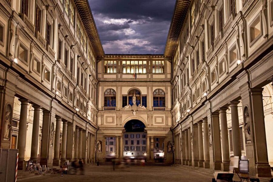 Florence: Uffizi Gallery Master Class Skip-the-Line Tour - Entering the Uffizi with a plan that actually saves time