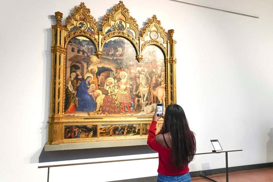 Florence: Uffizi Gallery Reserved-Entry VIP Tour - Meeting Your Guide: Where to Stand Outside the Uffizi Ticket Office
