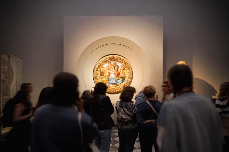 Florence: Uffizi Small Group Guided Tour with Priority Entry - Corridors, Ceilings, and the Vasari Corridor Sightlines