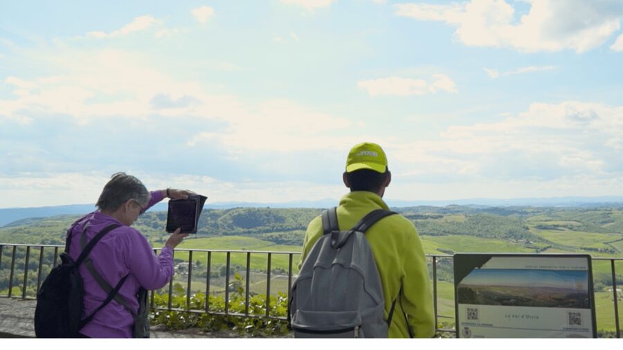 Florence: Val d’Orcia Wine Tasting & Lunch Small Group Tour - Montalcino stop: another wine-and-snack moment