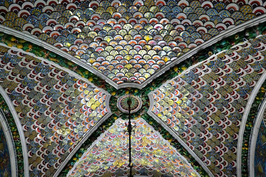 Florence: Visit to Frederick Stibbert's Villa and Park - More than arms: furnishings, tapestries, and paintings that change the mood