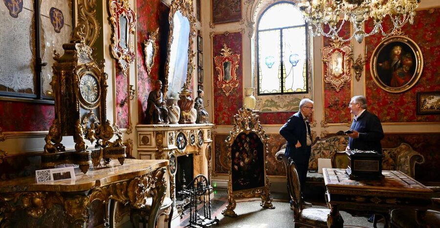 Florence: Visit to Frederick Stibbert's Villa and Park - Inside the Stibbert Museum: weapons and armor that feel surprisingly human