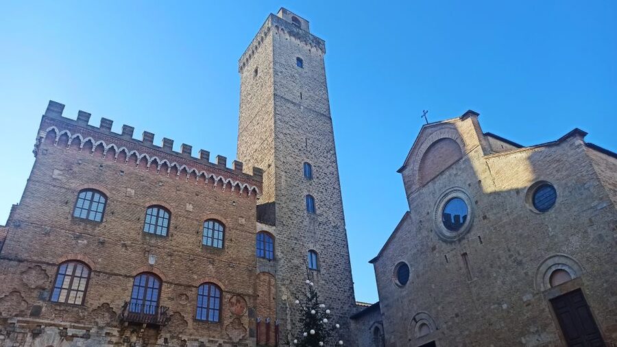Florence: Volterra & San Gimignano Wine Tour with Lunch - Volterra’s Walled Old Town: Roman Theatre and the Etruscan Thread