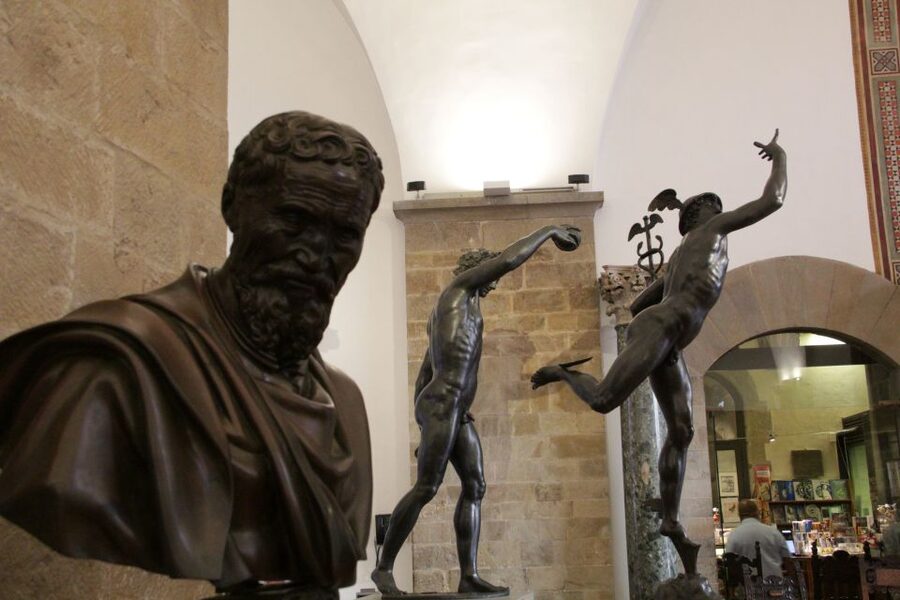 Florence: Walking Tour and Bargello Museum - Republic Square and 58 BC: why that date is the point