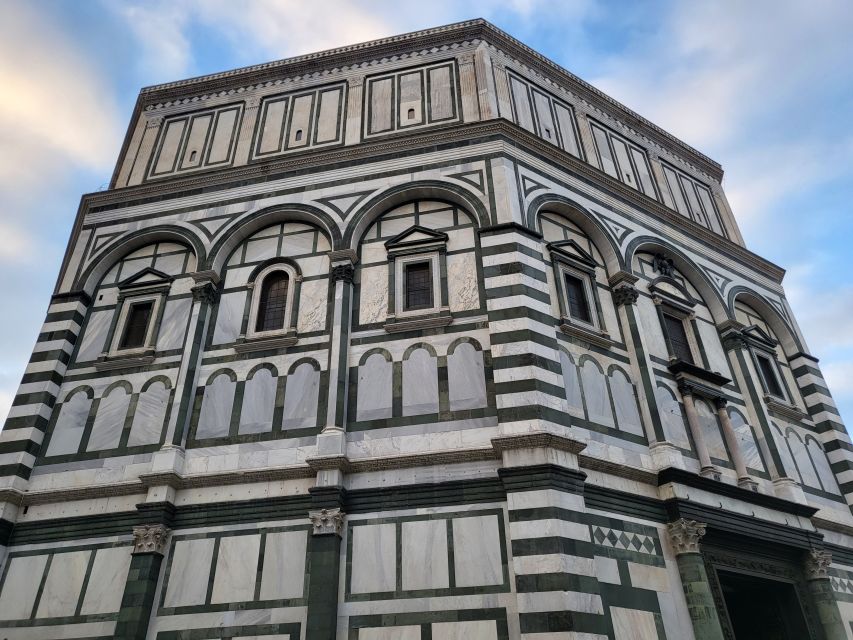 Florence: Walking Tour of Dante's Florence with a Guide - Finding Dante’s beginnings and Beatrice in the streetscape